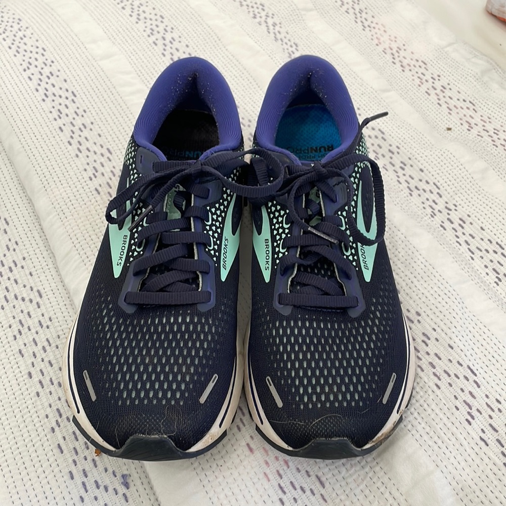 Brooks ghost 14 running sneakers